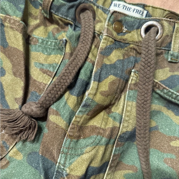 We The Free by Free People Camo Barrel Jeans. - Picture 3 of 5